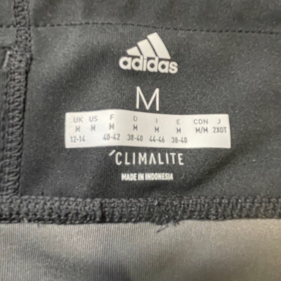 Adidas climalite Capri leggings. - Picture 8 of 12